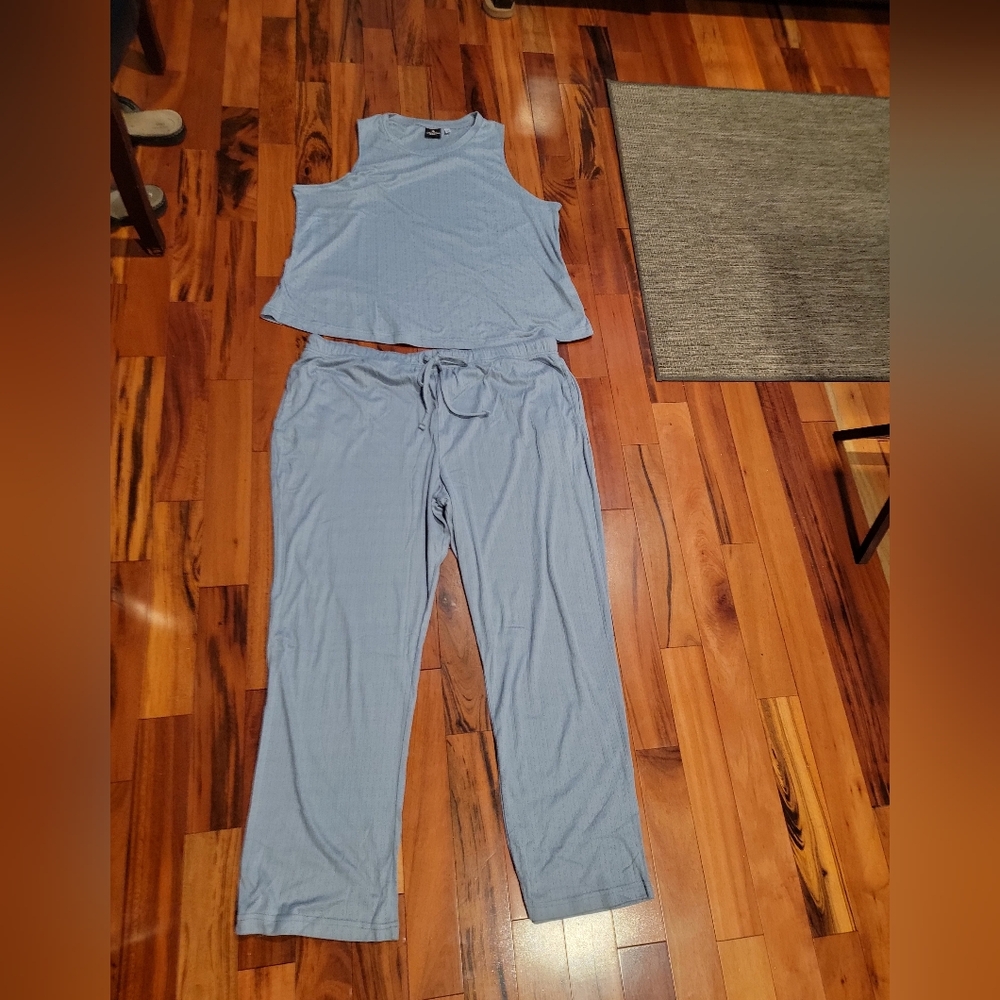 BumbleBella Women's Lounge Set  By Jill Martin  Size 2X